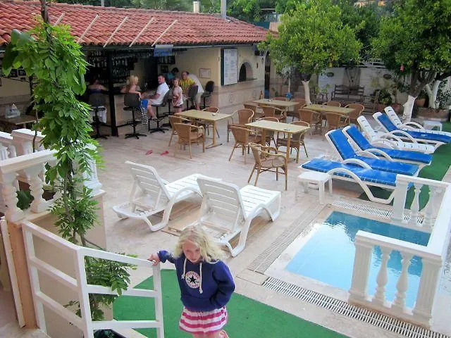 Efe Maris Apart *