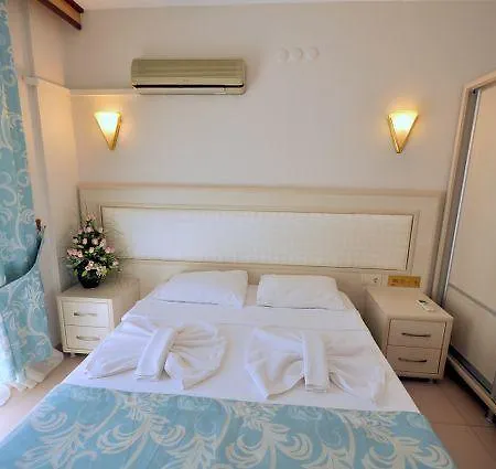 Efe Maris Apart 아파트호텔 말마리스